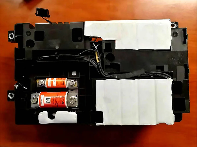 無硅導熱墊片應用于新能源汽車ECU單元